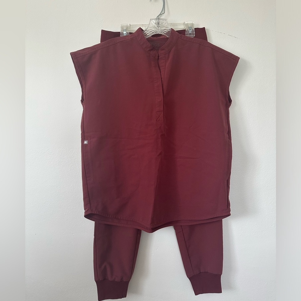 FIGS scrubs set
